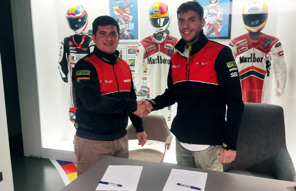 p. 61 xavi cardelus nou equip foto orelac ducati