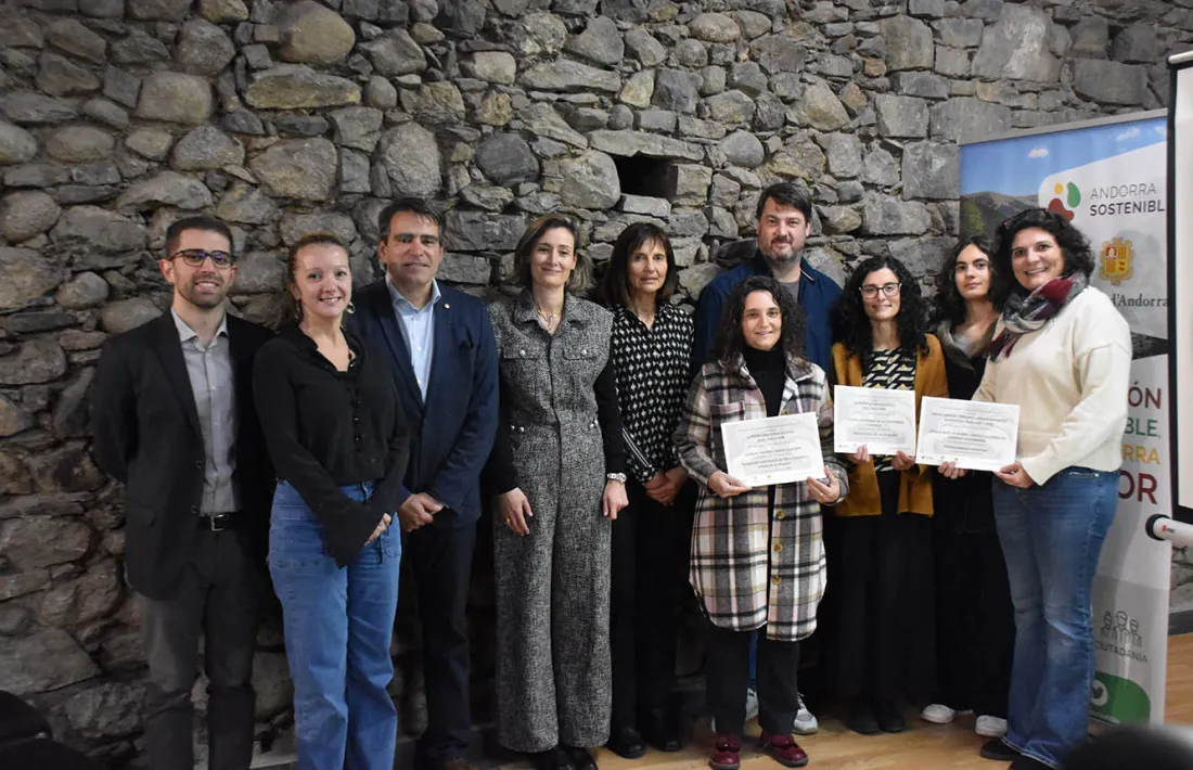 Els guardonats en el 18è Concurs d'iniciatives ambientals.