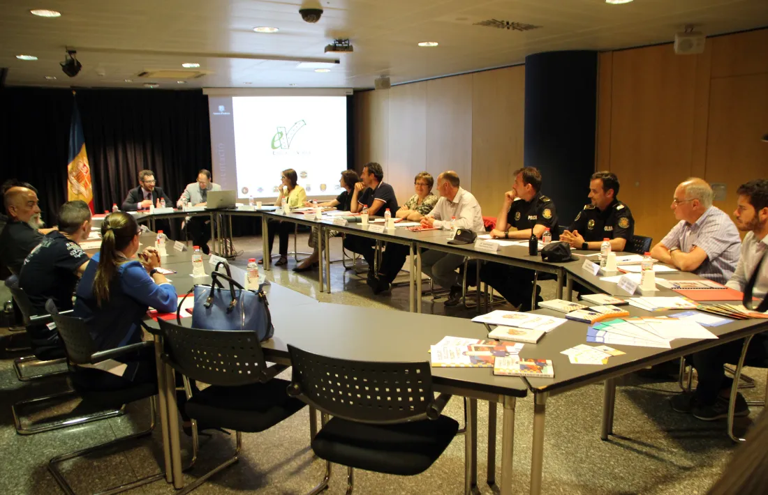 Els agents de circulació faran un curs de capacitació pedagògica per millorar les formacions que fan als escolars
