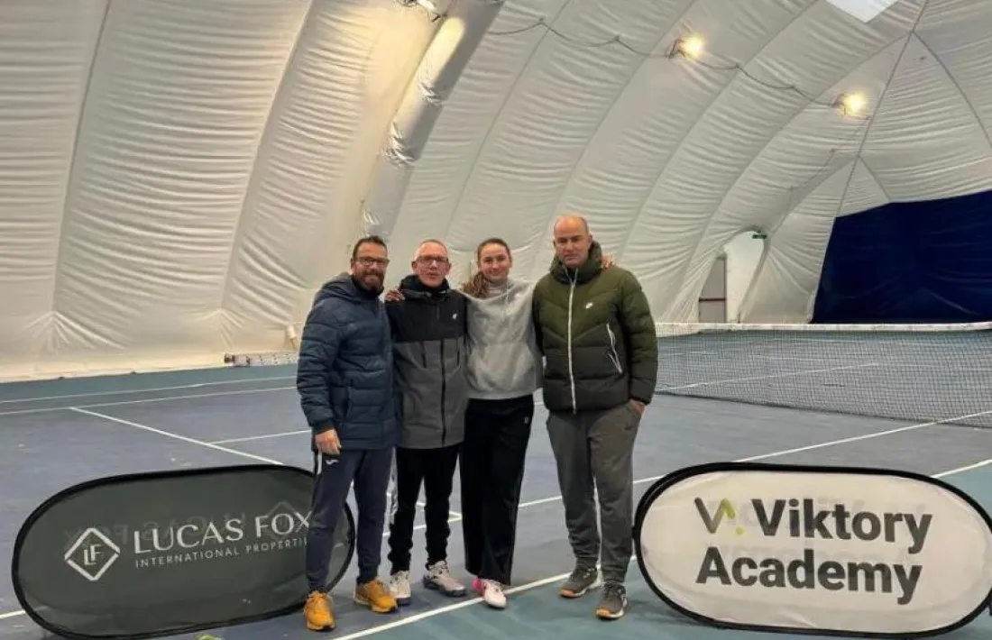 Vicky, amb el seu entrenador ‘Pipo’ Maresma i Joan Jiménez.