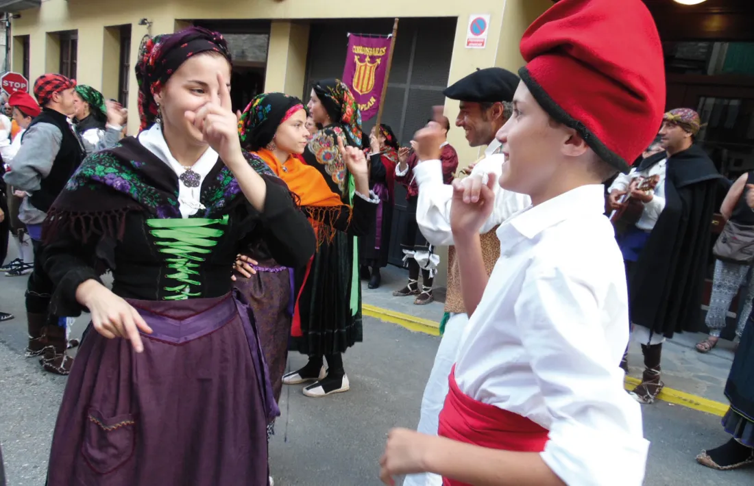 Unes 3.000 persones assisteixen  als espectacles del Dansàneu