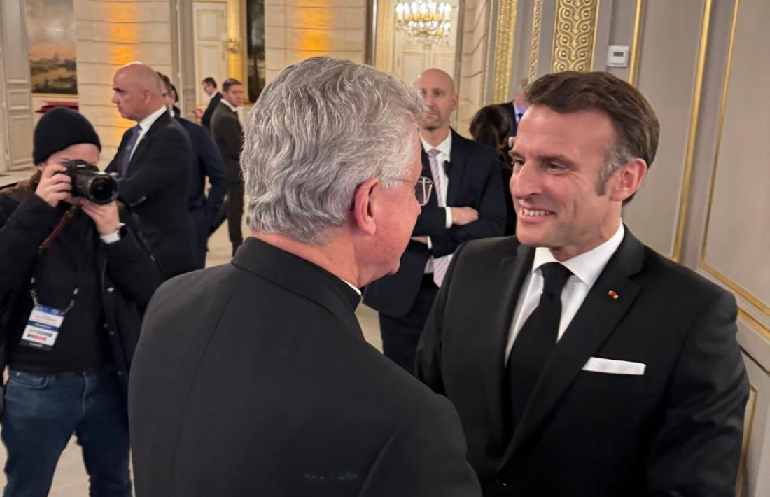 Salutació de Vives a Macron.