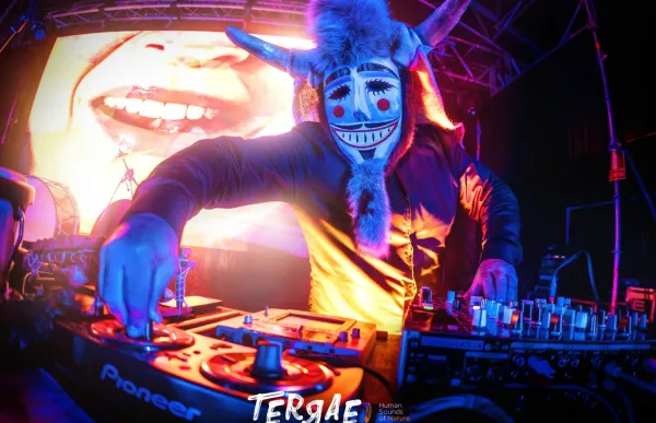 p. 16 1 Terrae-promo-Logo-2-1536x1083