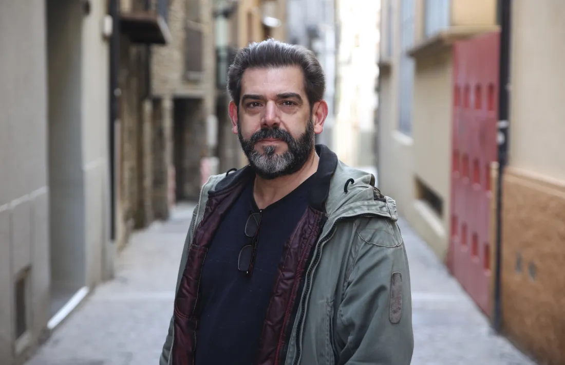 El novel·lista lauredià acaba de publicar 'Proliferen les calandres': ciència ficció amb un toc de Gulliver i un altre de Thomas Moore, diu.