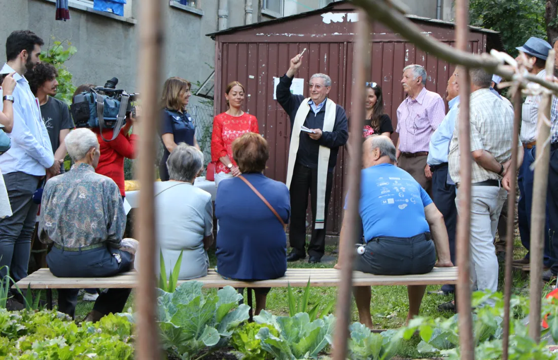 Una vintena de padrins d'Escaldes inauguren la temporada dels horts del Sucarana