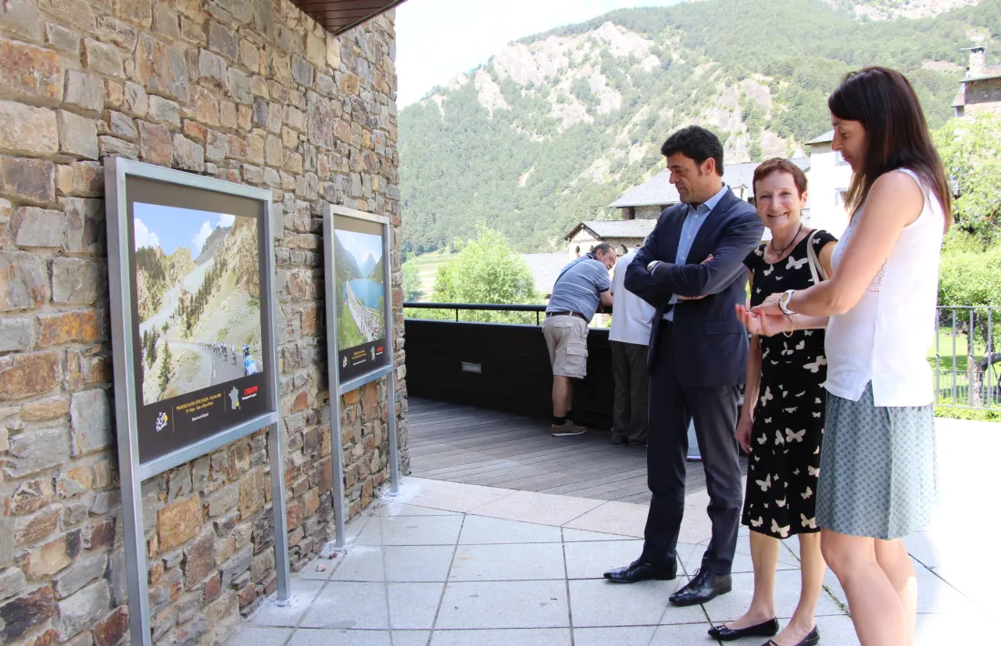  Els carrers d'Ordino recuperen l'exposició que va commemorar els 100 anys del Tour