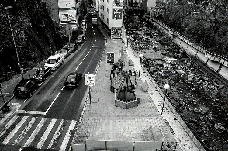 132-Plaça-Espai-Caldes-(2009)