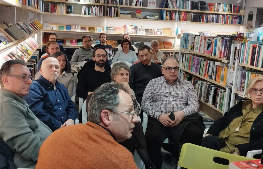 Una vintena de persones han assistit a la segona sessió del cicle Pensar a La Trenca.