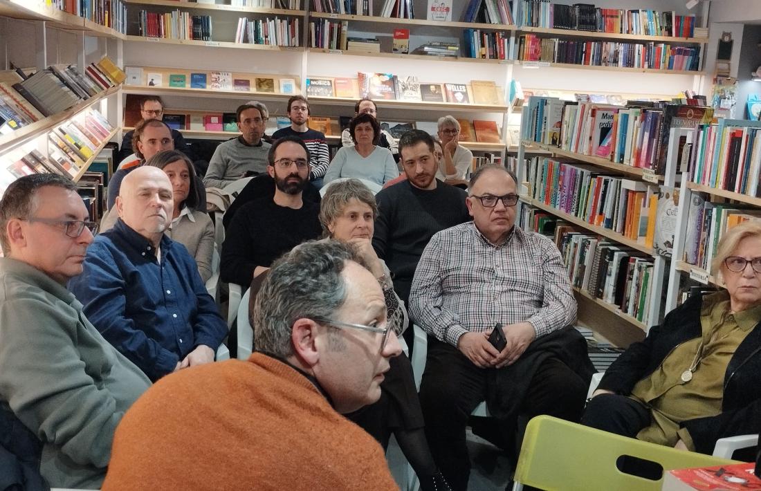 Una vintena de persones han assistit a la segona sessió del cicle Pensar a La Trenca.
