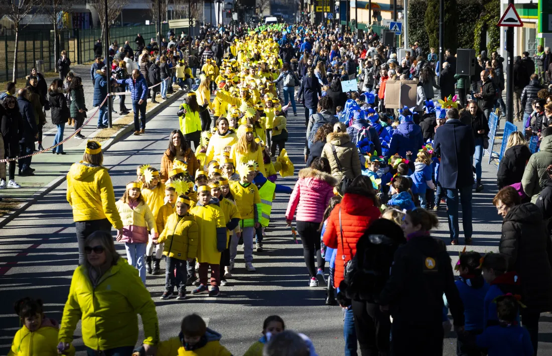 Una edició anterior de la rua interescolar.