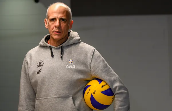 p. 29 SELECCIÓ FEM VOLEI + NOU ENTRENADOR MASC 9