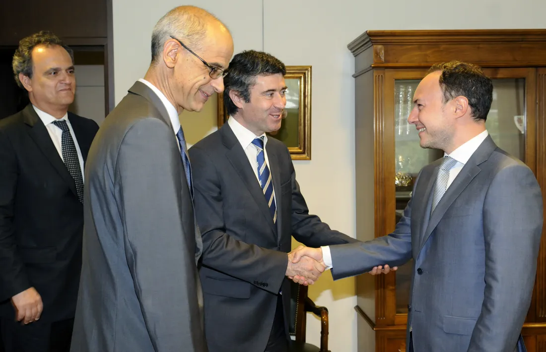 Carneiro reclama millores en la protecció social dels portuguesos