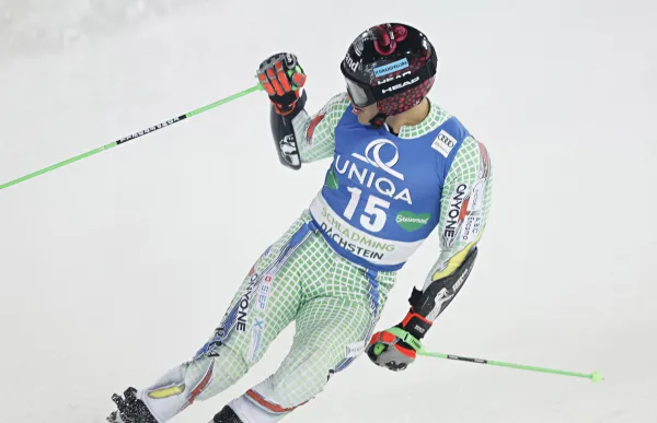 p. 28 foto central Joan Verdú, a la primera màniga d'Schladming_FOTO Christophe Pallot Agence Zoom (2)