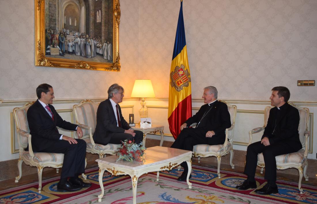 La visita ha tingut lloc al palau episcopal.