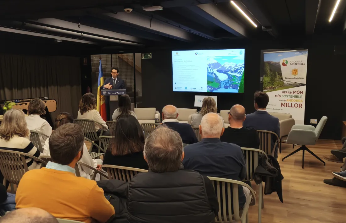 El ministre Guillem Casal ha obert la taula rodona sobre l’aigua.
