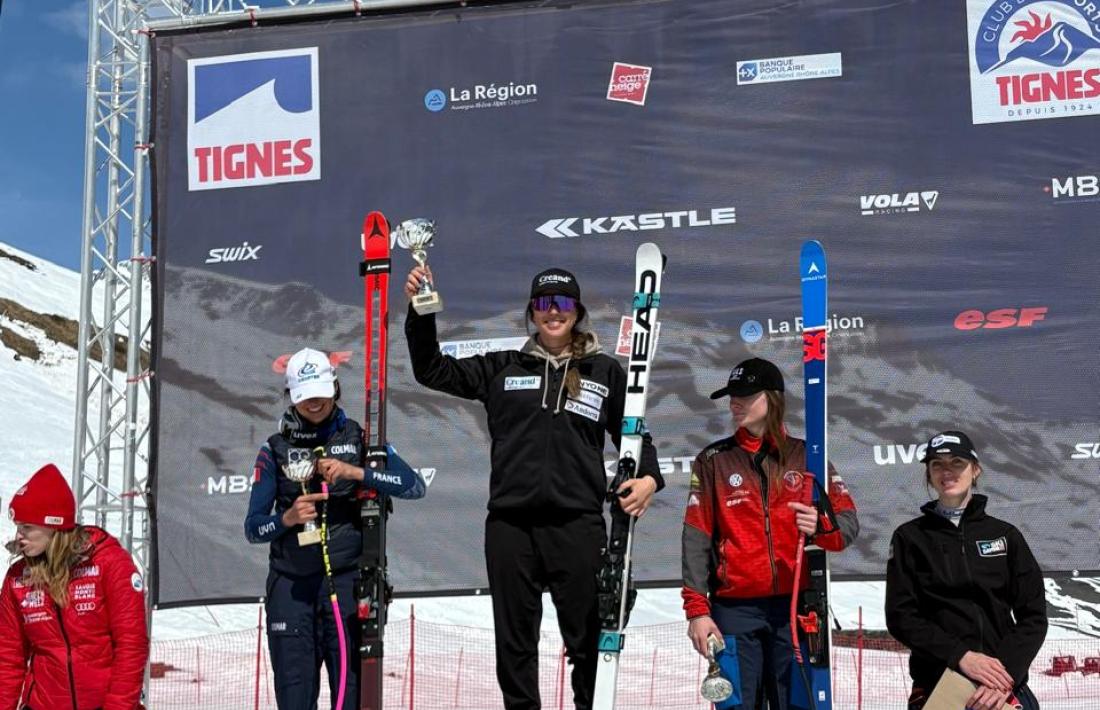 ‘Cande’ Moreno, al lloc més alt del podi de Tignes. 