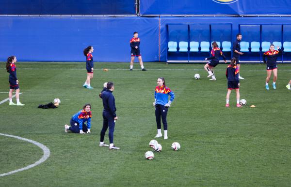 p. 28 Entrenament Futbol Femeni - Facundo Santana