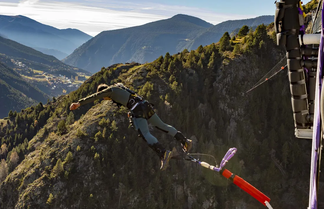 El pont tibetà de Canillo amplia l'oferta d'activitats.