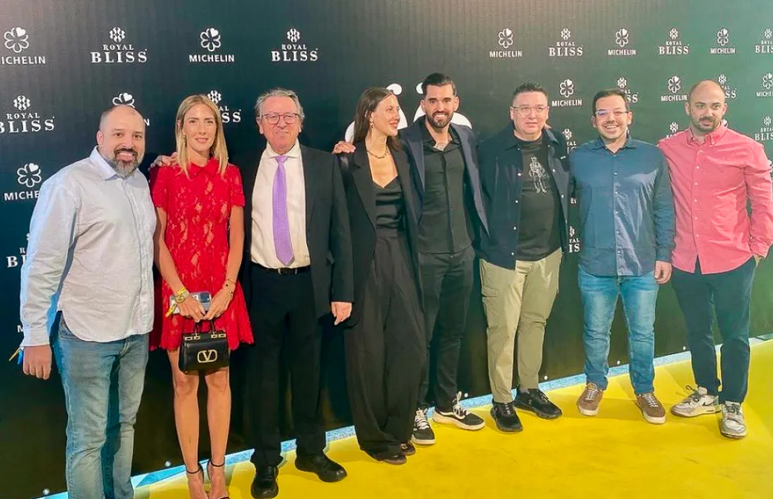 Els responsables dels establiments distingits en la gala de València.