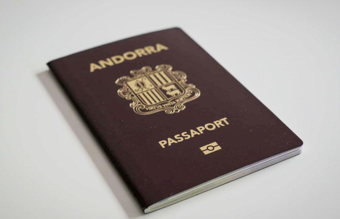 Un passaport andorrà.