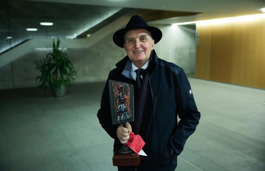 Albert Pujal el 2022, quan va rebre el premi Àgora.