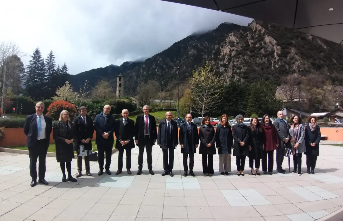 Les delegacions d'Andorra i Occitània han visitat l'església de Santa Coloma després de la reunió preparatòria del 9è Diàleg transfronterer.