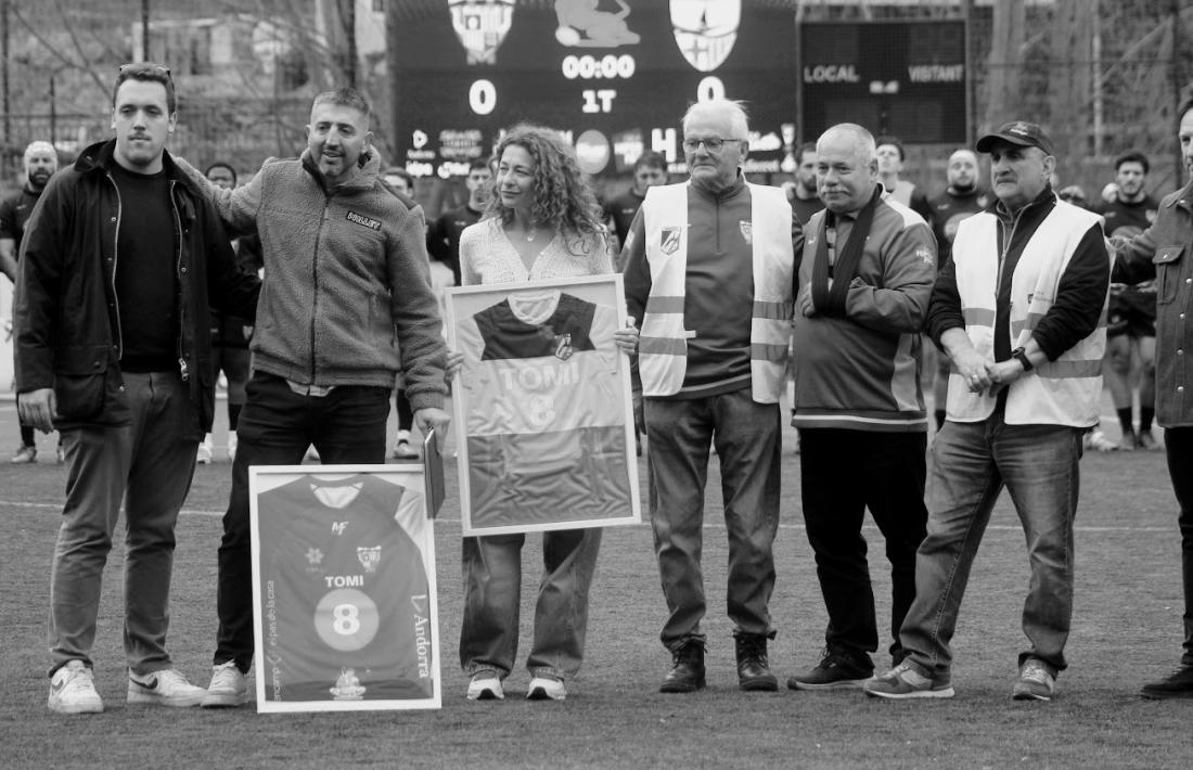 El VPC va homenatjar al malaguanyat 'Tomi' Moreno.