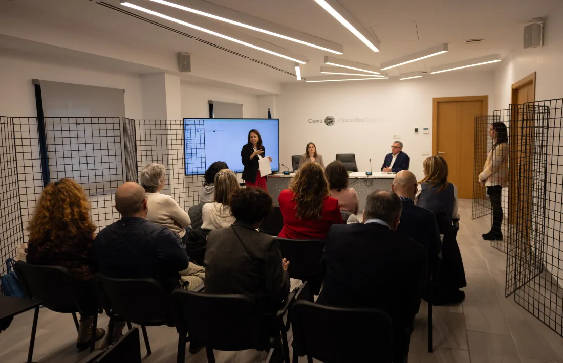 Un moment de la deliberació per escollir el guanyador del concurs.