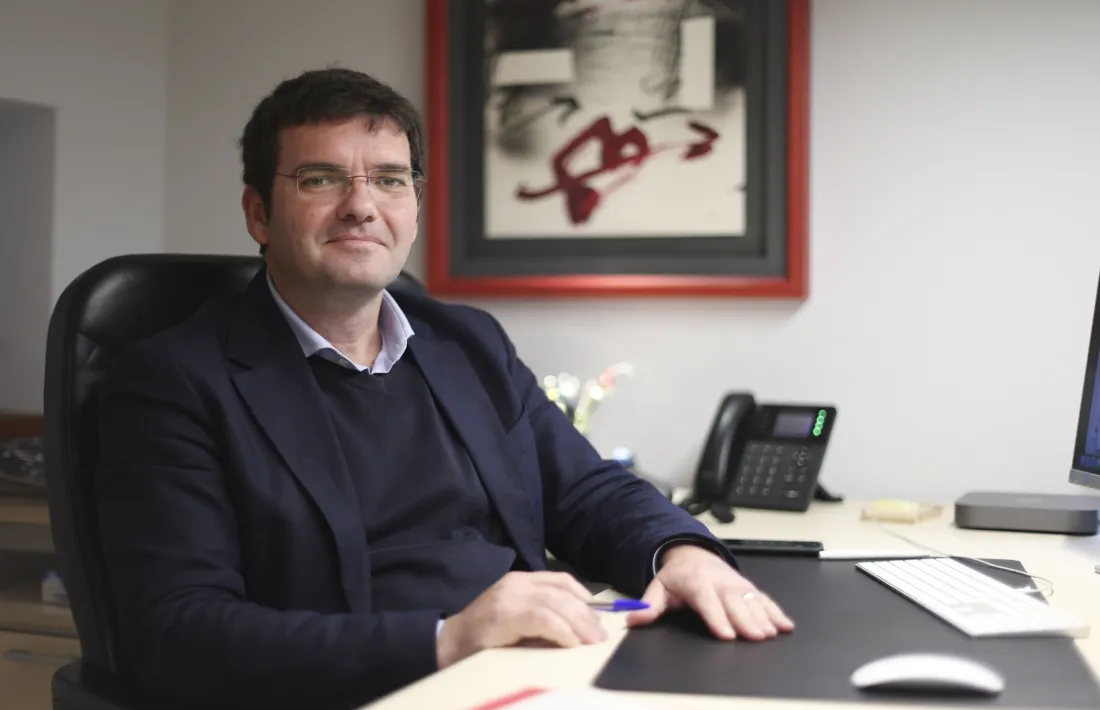 El raonador del ciutadà, Xavier Cañada, en el seu despatx.