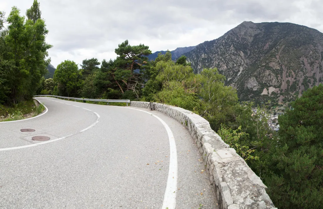 La carretera de la Comella.