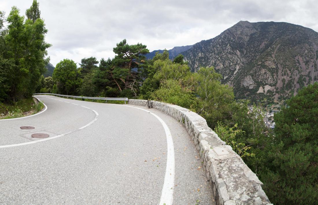 La carretera de la Comella.