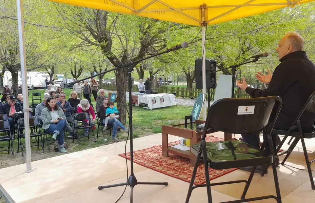 Trobada prèvia a la diada de Sant Jordi: el Bateig de llibres a Arsèguel, que aspira  a consolidar-se. 