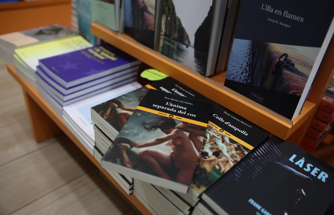 ‘L’ànima separada del cos’: la primera novel·la d’Eva Arasa ha generat molta expectació.