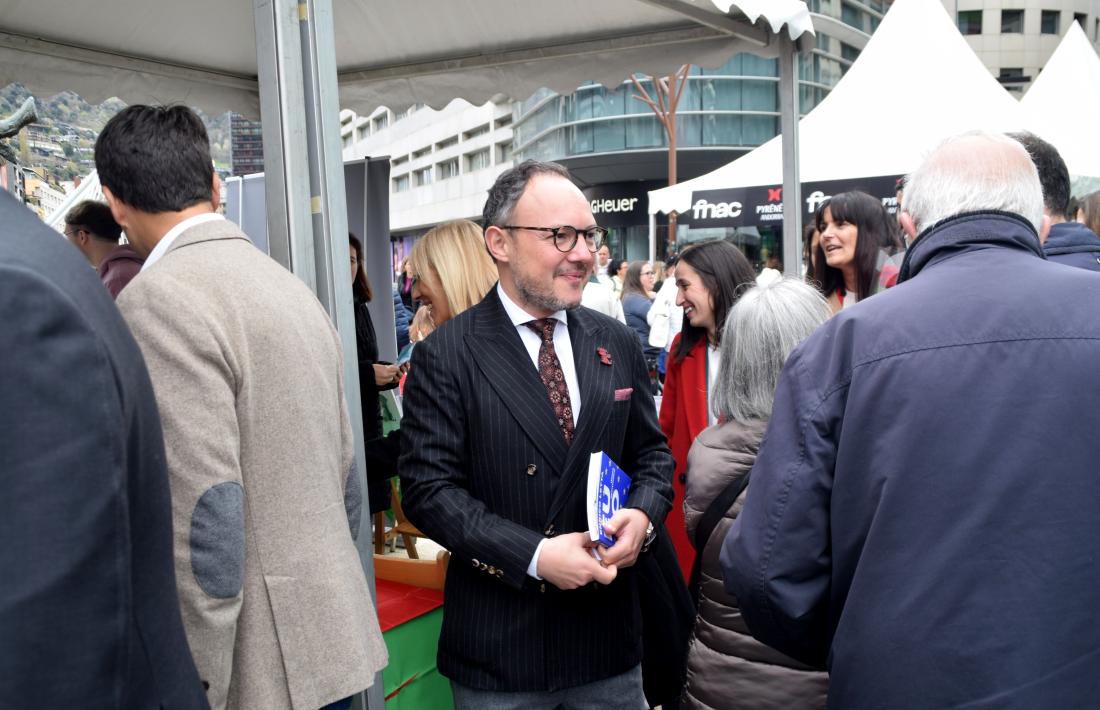 El cap de Govern, Xavier Espot, a la Fira de Sant Jordi d'Andorra la Vella.
