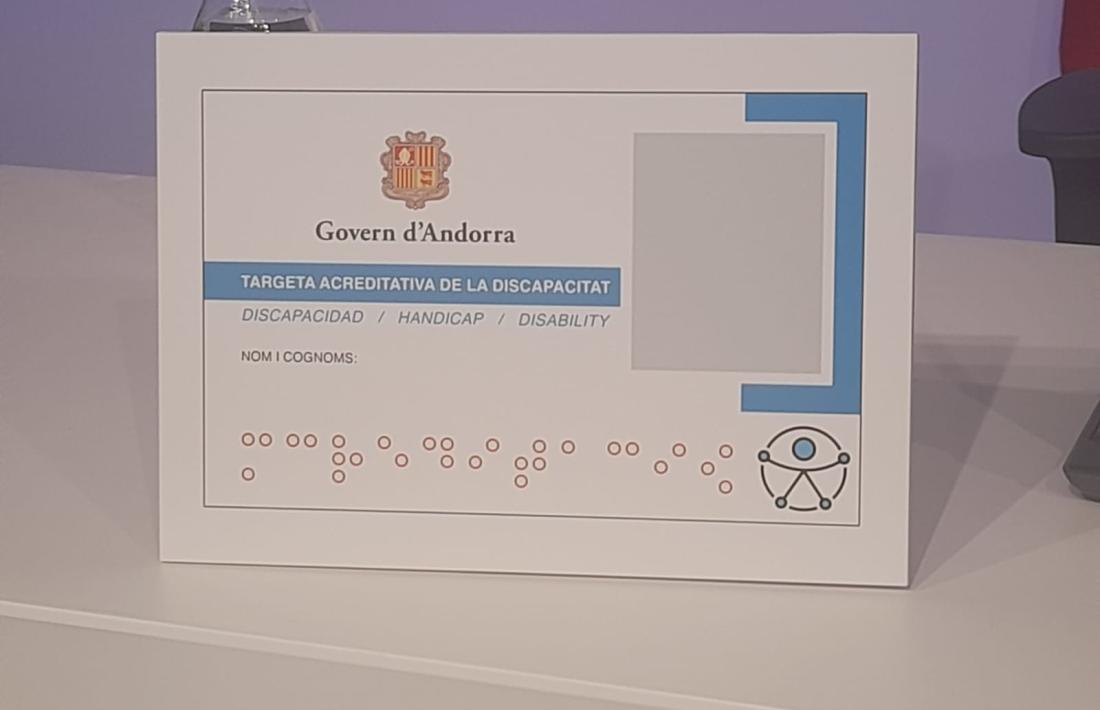 Així és la nova tarja per acreditar la discapacitat.