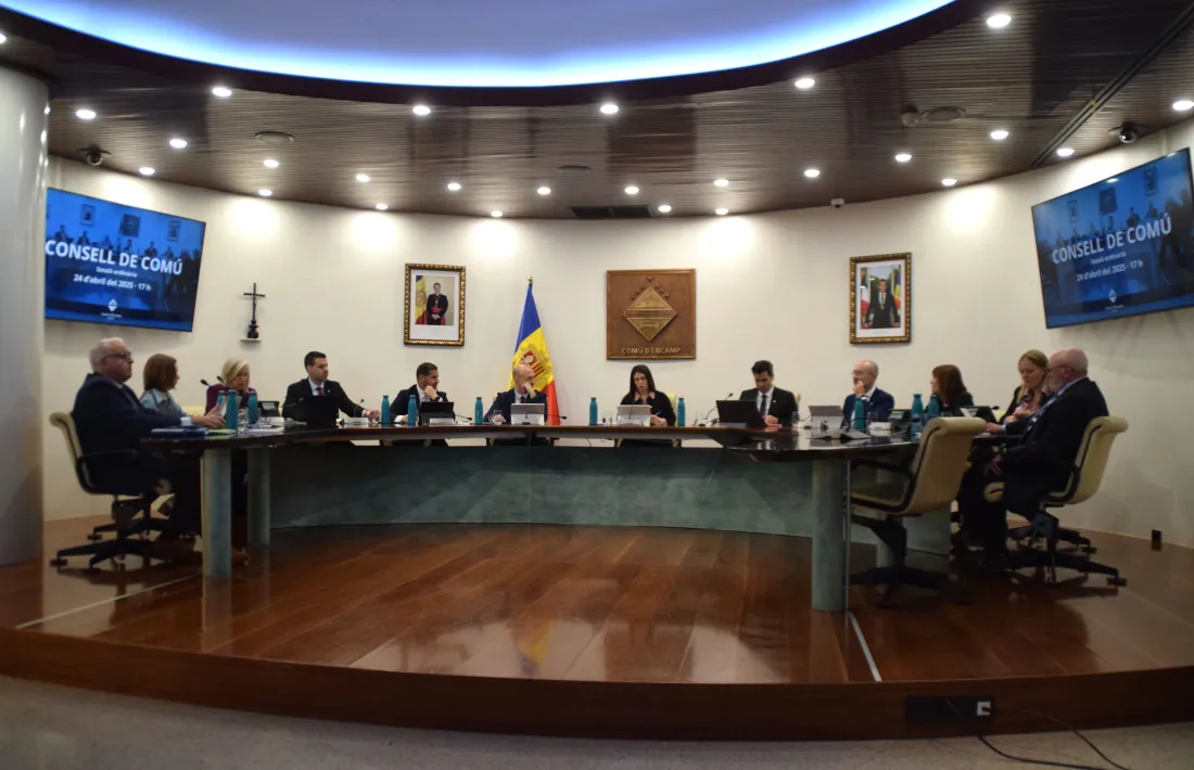 Un moment de la sessió del consell de Comú d’Encamp.