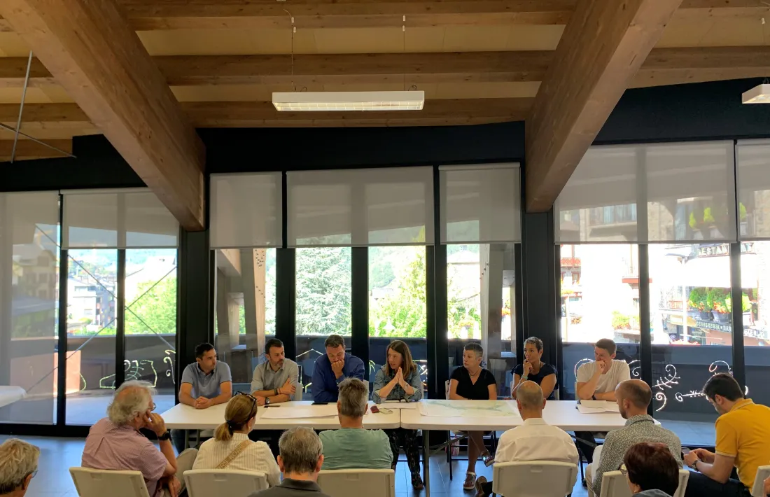 Una reunió del Comú d'Ordino per explicar el pla d'urbanisme.