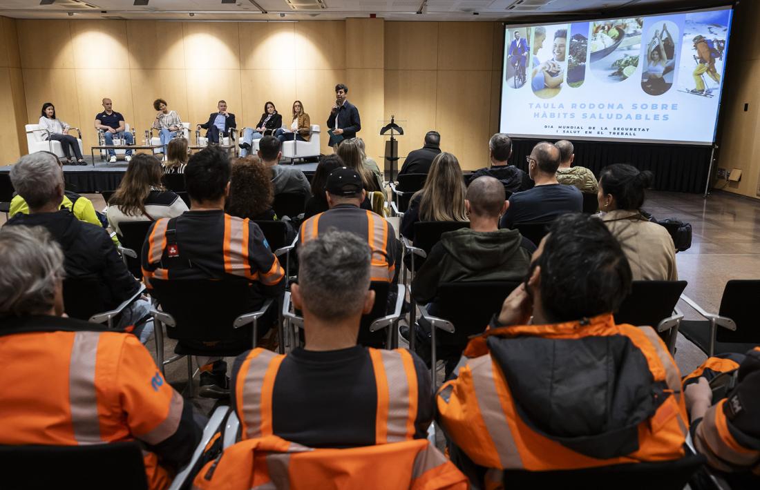 Un moment de la taula de debat organitzada pel Comú d'Andorra la Vella.