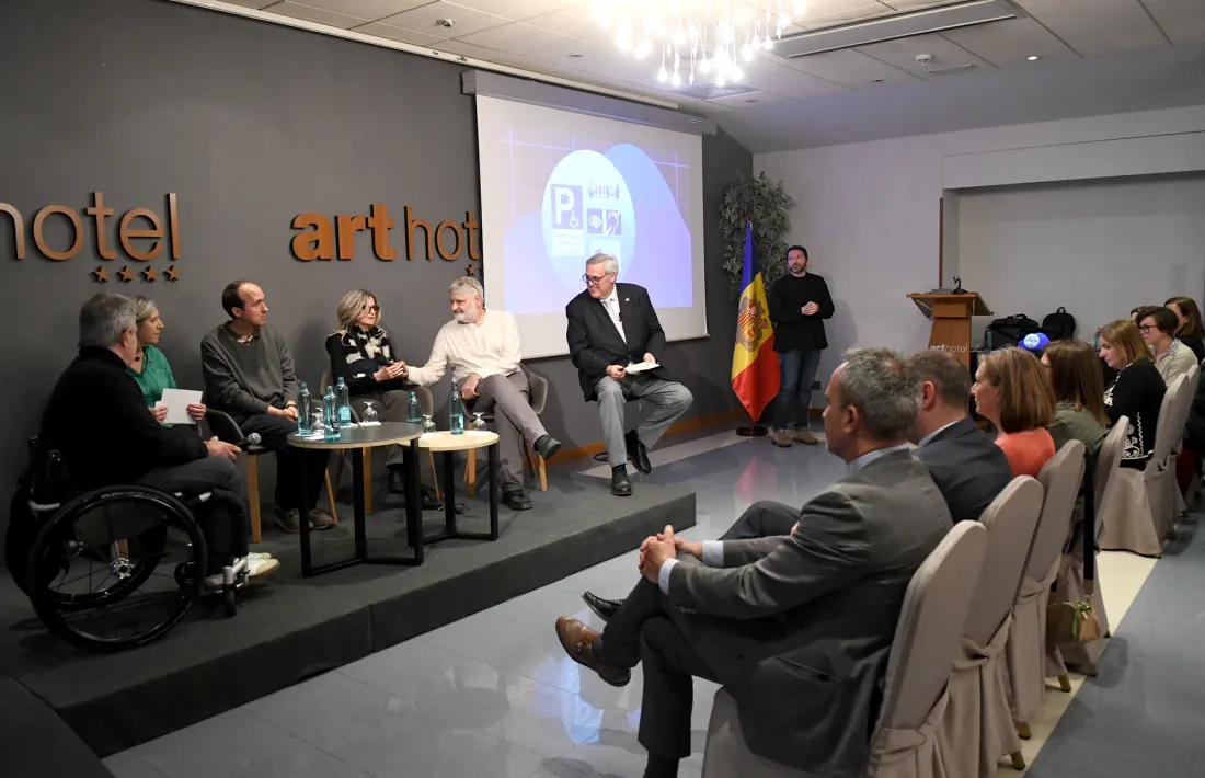 Un moment de la taula rodona sobre l’accessibilitat.