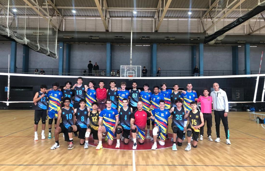 La selecció masculina va jugar un amistós contra el CV Sant Martí.