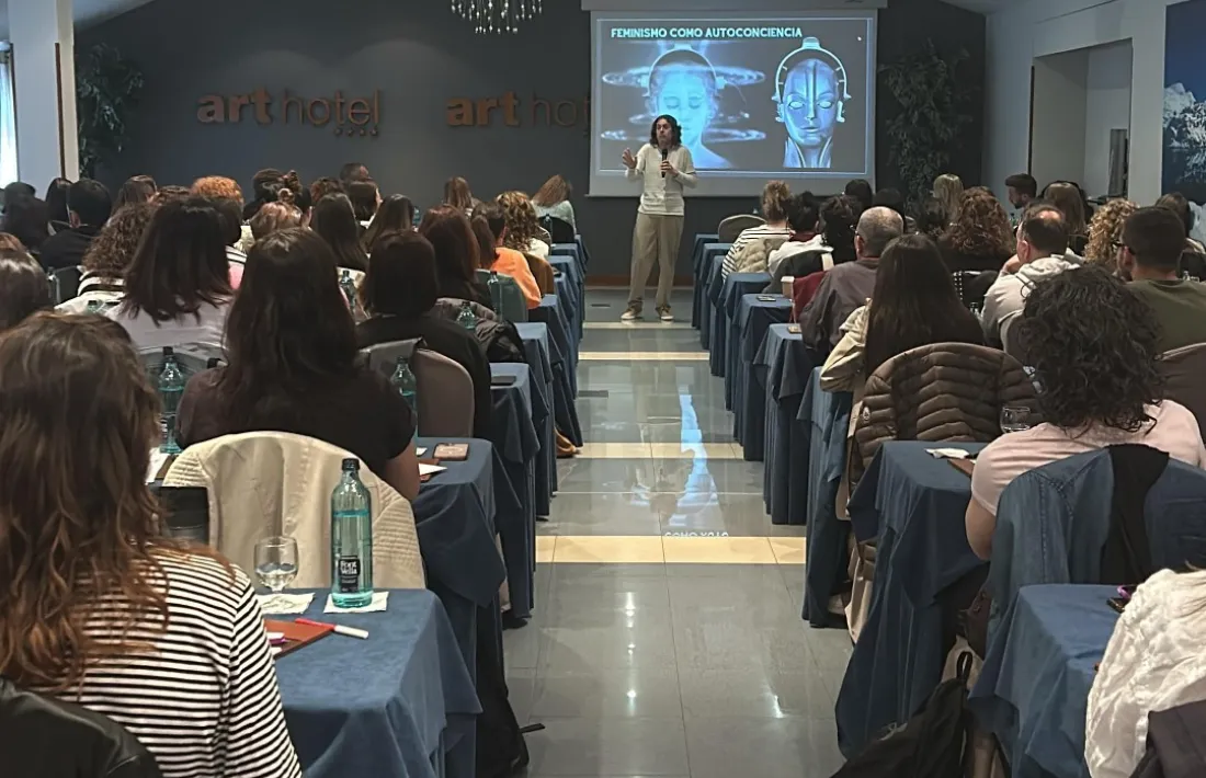 Un moment de la formació feta aquest dilluns al matí a personal sanitari.