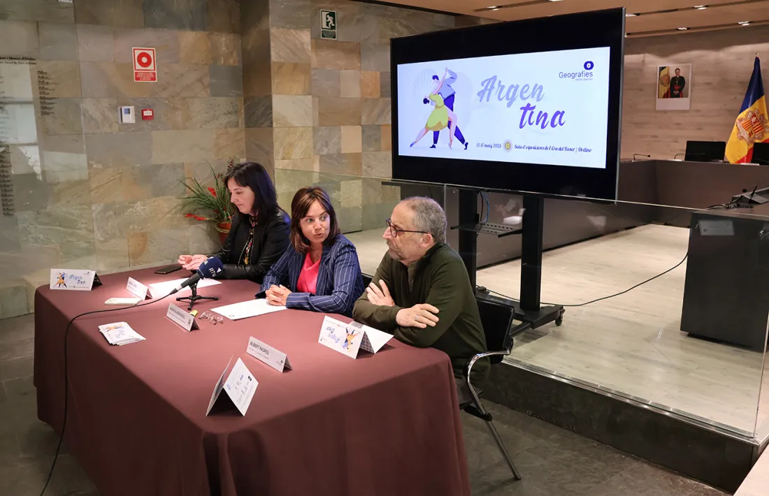 Un moment de la presentació de la vuitena edició de Geografies.