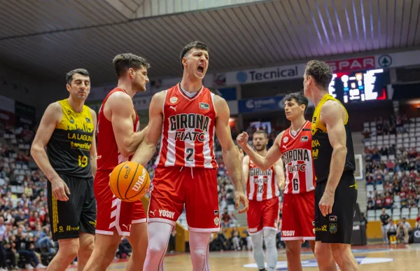 p. 29 RS811897_J30 GIR-LLT Firmar acb Photo - Sergi Gerones