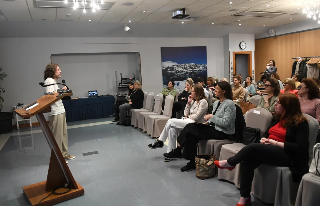 Agustín Zaragozá durant la seva conferència ahir a Andorra la Vella.