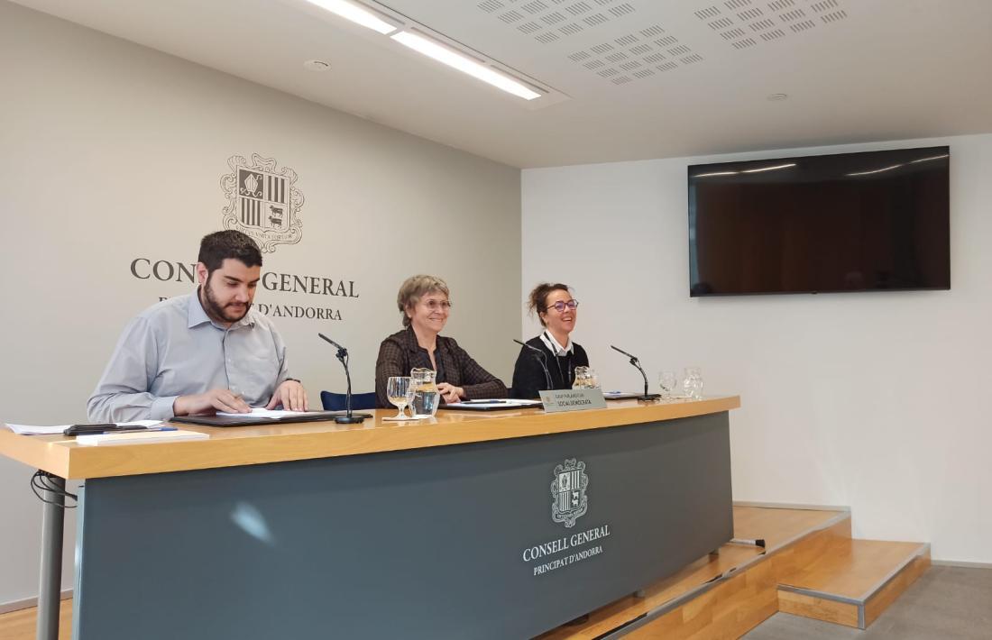 Baró, Vela i Casal en una roda de premsa com a grup parlamentari socialdemòcrata.