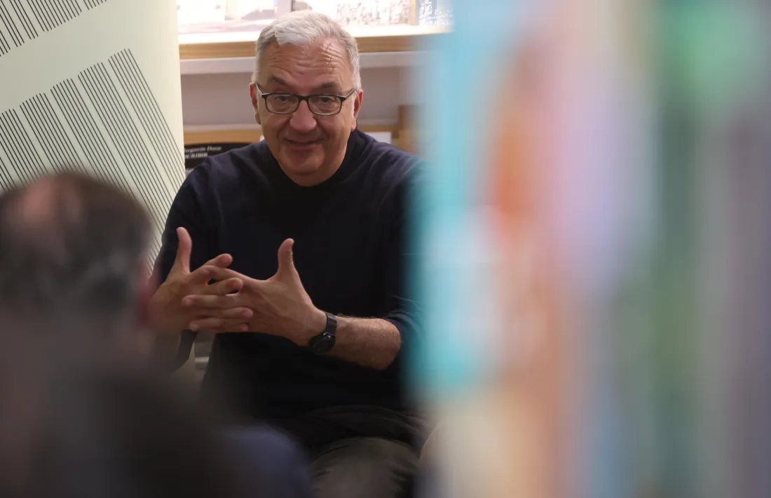 L’autor de ‘Un cor futiu’, el gironí Xavier Pla, ahir a la llibreria La Trenca.