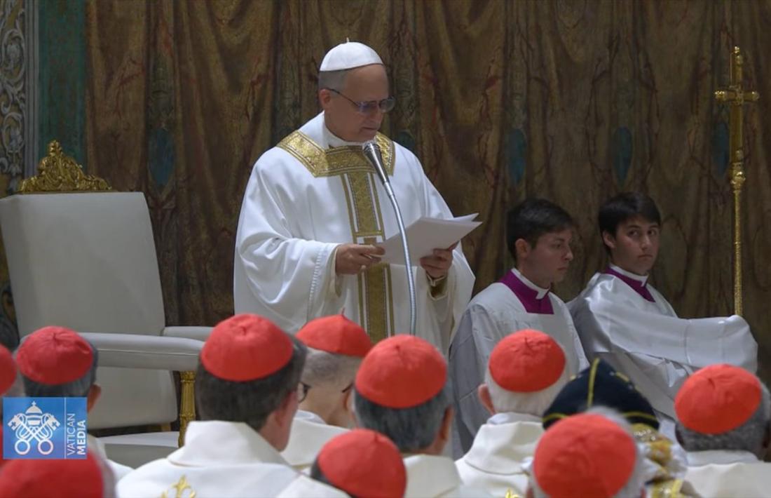 El papa Lleó XIV durant la seva primera homilia d'aquest divendres.