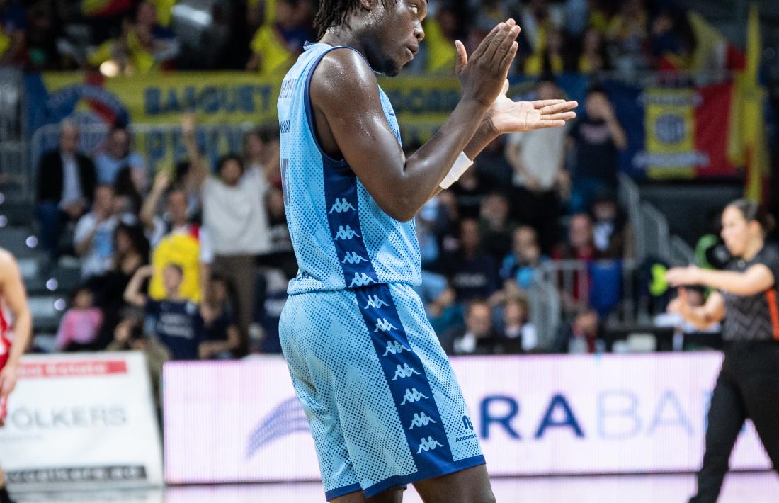 Sekou Doumbouya, més que un vers lliure, en el partit contra el Bàsquet Girona.