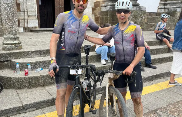 p. 29 Xavi Jové i Òscar Cabanas a llerena foto fac