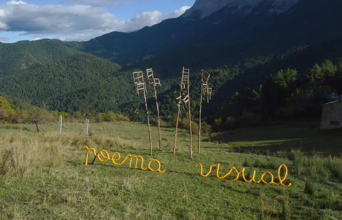 Les peces estan situades a poca distància del santuari del Boscalt. 